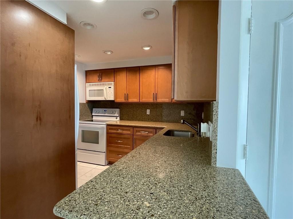 305 N Pompano Beach Boulevard 1006