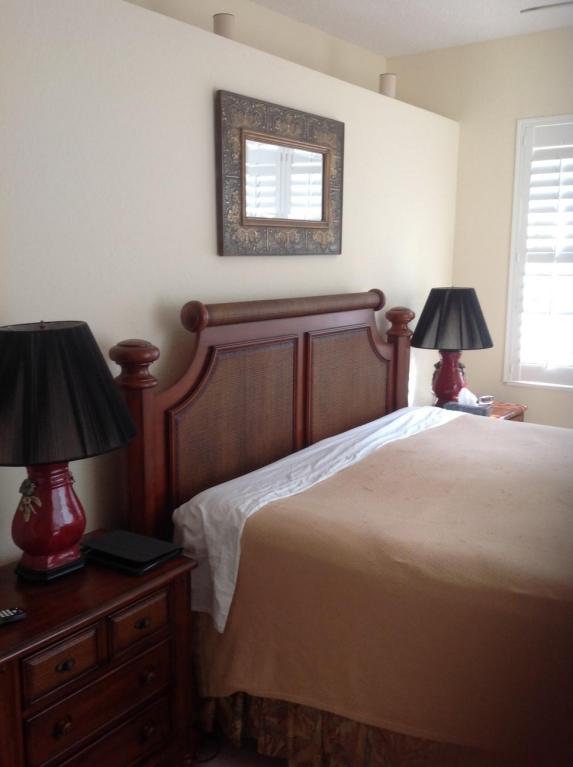 VILLA D ESTE - Residential Lease