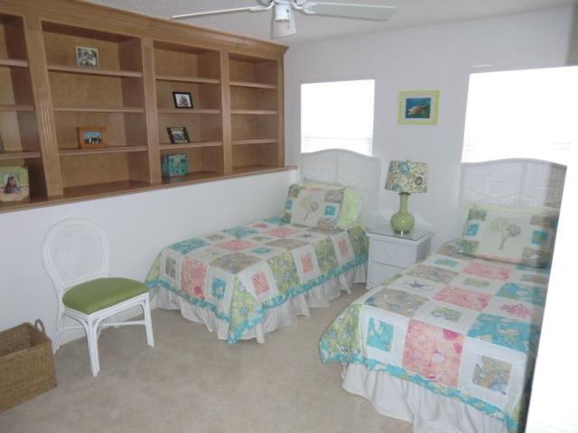 VILLA D ESTE - Residential Lease