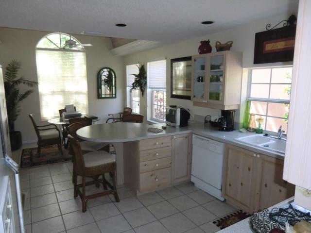 VILLA D ESTE - Residential Lease