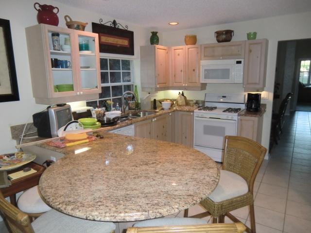 VILLA D ESTE - Residential Lease