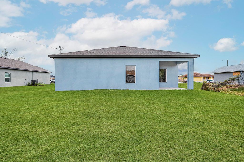 Photo of 7886 99th Ct, Vero Beach, FL 32967 (MLS # F10533397)