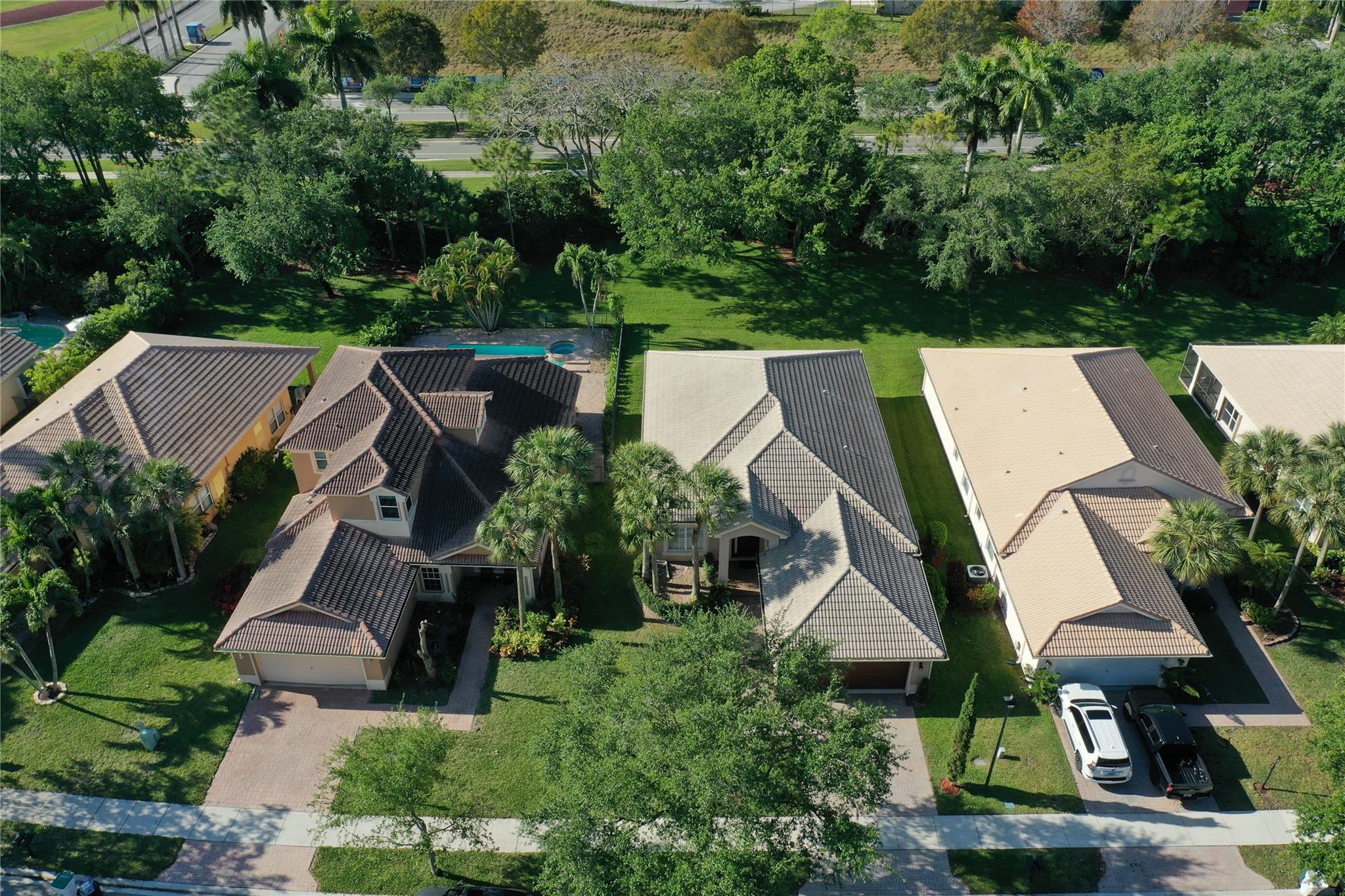 PARKLAND ISLES - Residential