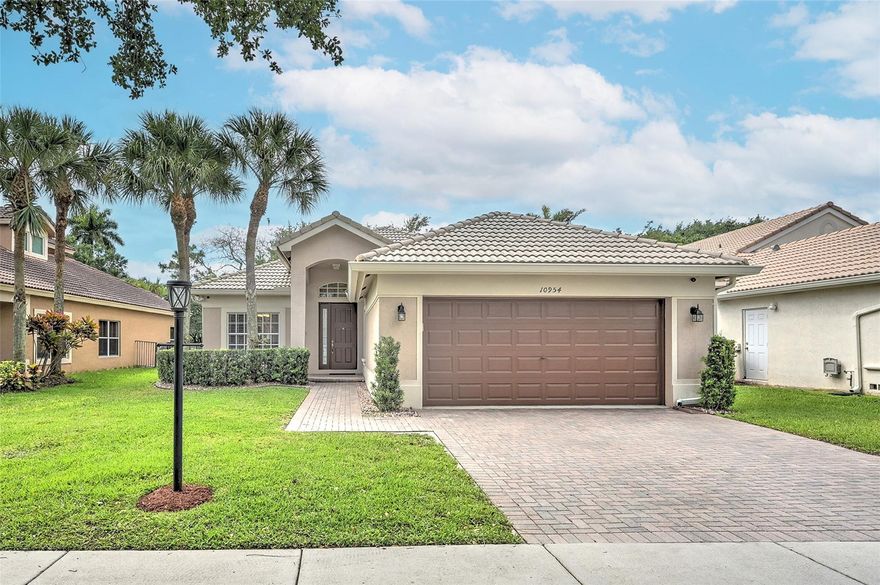 3 Bedroom, 2 bath Smart Home in beautiful Parkland Isles! Equipped with 5 Google Nest cameras, Google Nest doorbell, ADT Command Touchpad, Smart Life WiFi switches, Smart Sprinkler System, and Ecobee Premium Thermostat. All newer appliances, AC and water heater. Plantation Shutters. New seamless gutters around home perimeter. Gated community with 24 hour manned gate, clubhouse, heated community pool, tennis, basketball, teen room, tot lot and more.