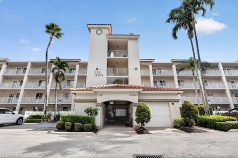 Tiny photo for 14096 HUNTINGTON POINTE Drive #305, Delray Beach, FL 33484 (MLS # B26090457)