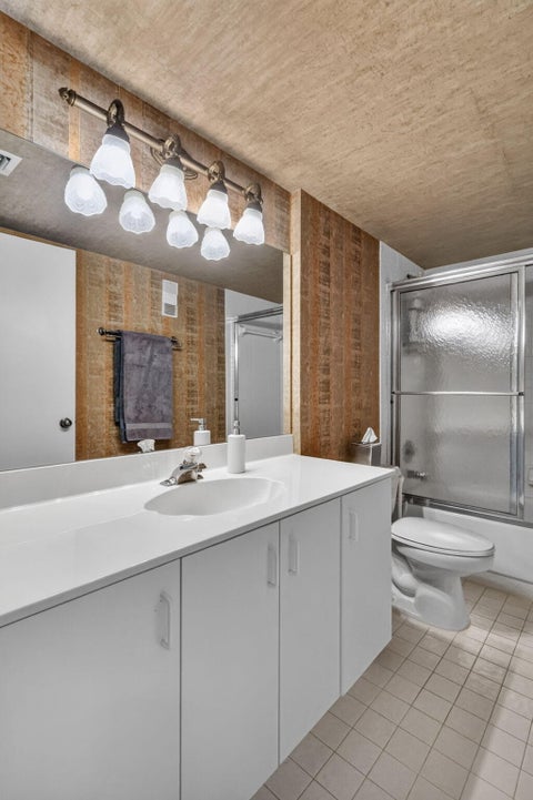 Tiny photo for 14096 HUNTINGTON POINTE Drive #305, Delray Beach, FL 33484 (MLS # B26090457)