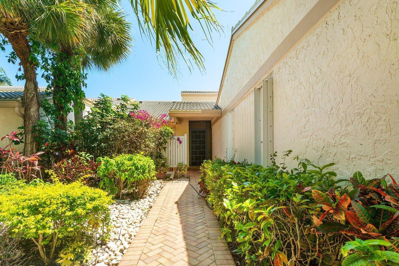 65 Eastgate Drive B