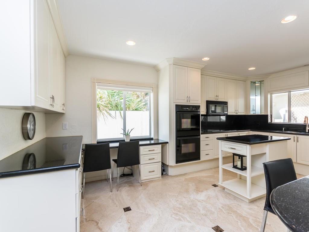 LAUDERDALE BEACH - Residential