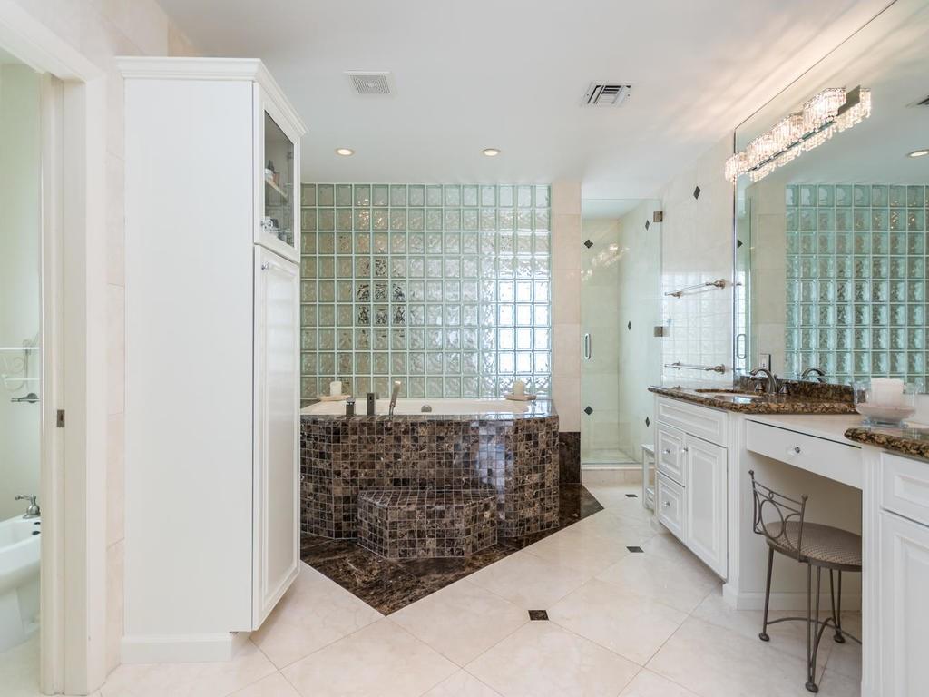 LAUDERDALE BEACH - Residential