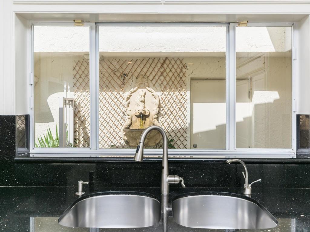 LAUDERDALE BEACH - Residential