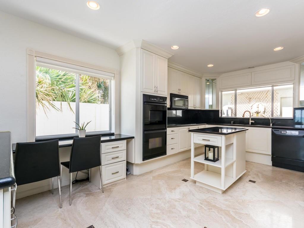 LAUDERDALE BEACH - Residential