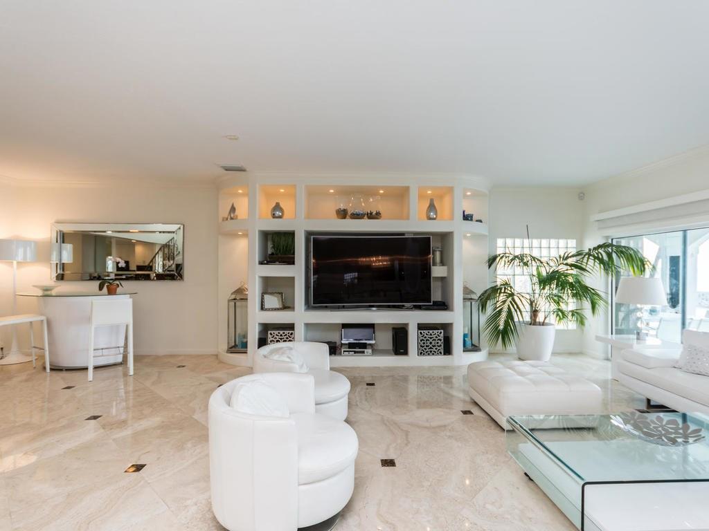 LAUDERDALE BEACH - Residential