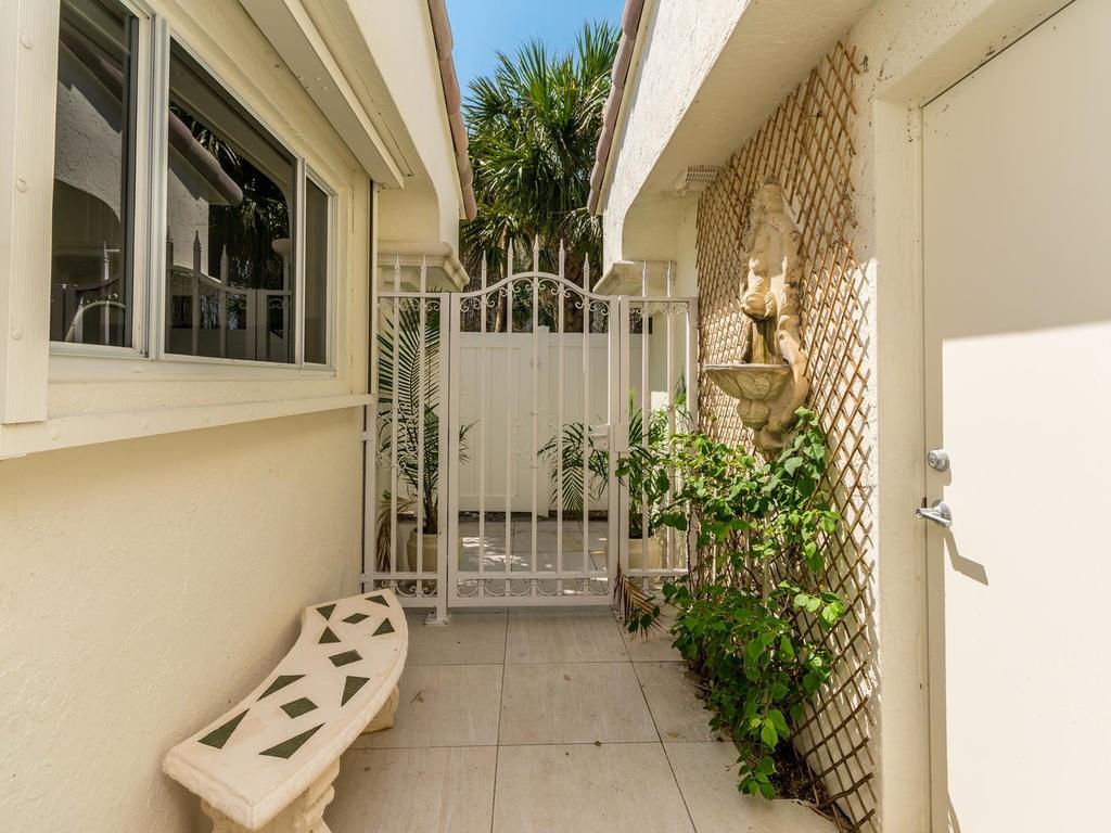 LAUDERDALE BEACH - Residential