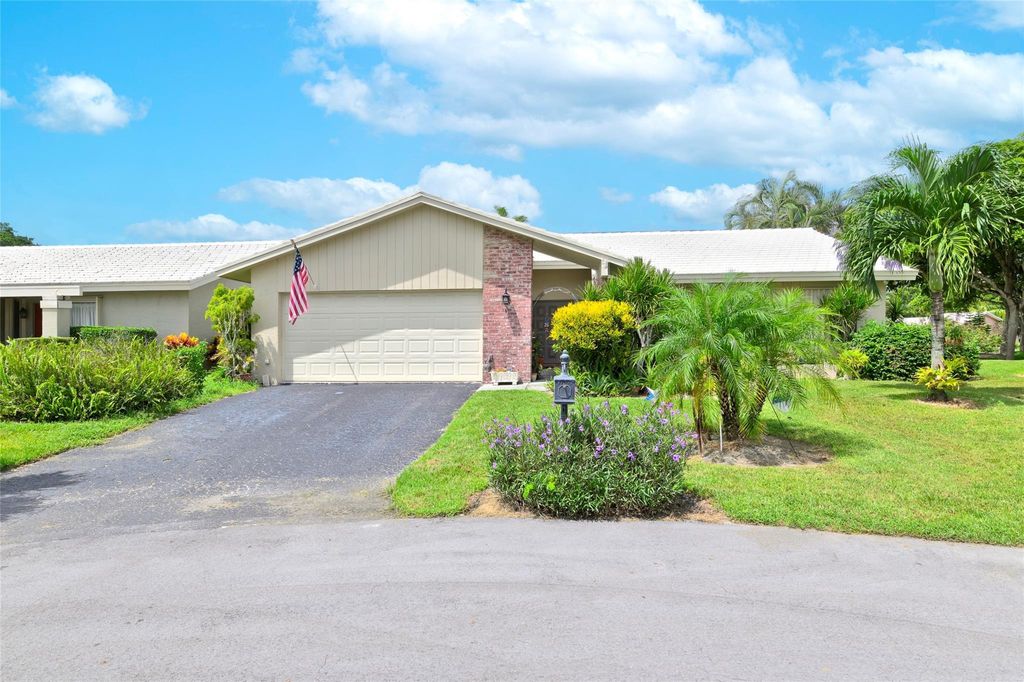 Photo of 22349 Treetop Circle, Boca Raton, FL 33433 (MLS # R11135664)