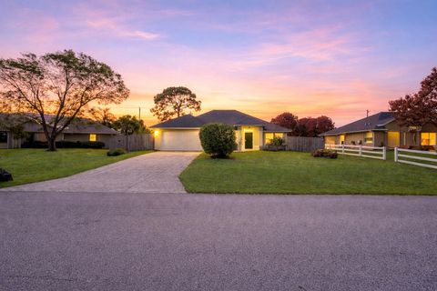 Property photo of 1526 Sw Dycus Avenue, Port St Lucie, FL 34953