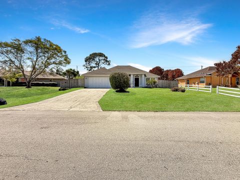 1526 SW Dycus Avenue Port St Lucie FL 34953