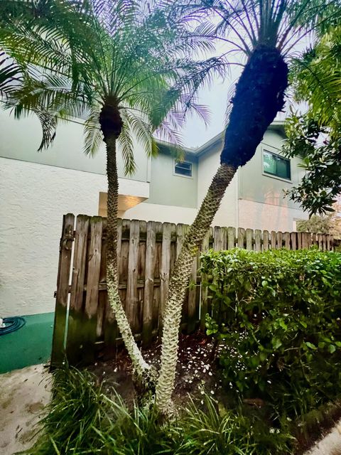 4320 Lilac Street 2c Palm Beach Gardens FL 33410