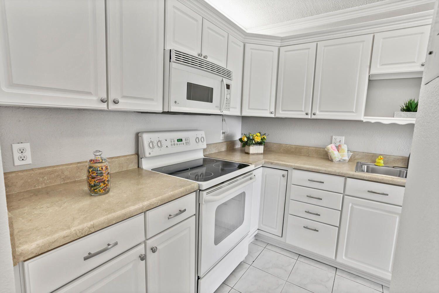 PINES OF DELRAY CONDO - Residential Lease