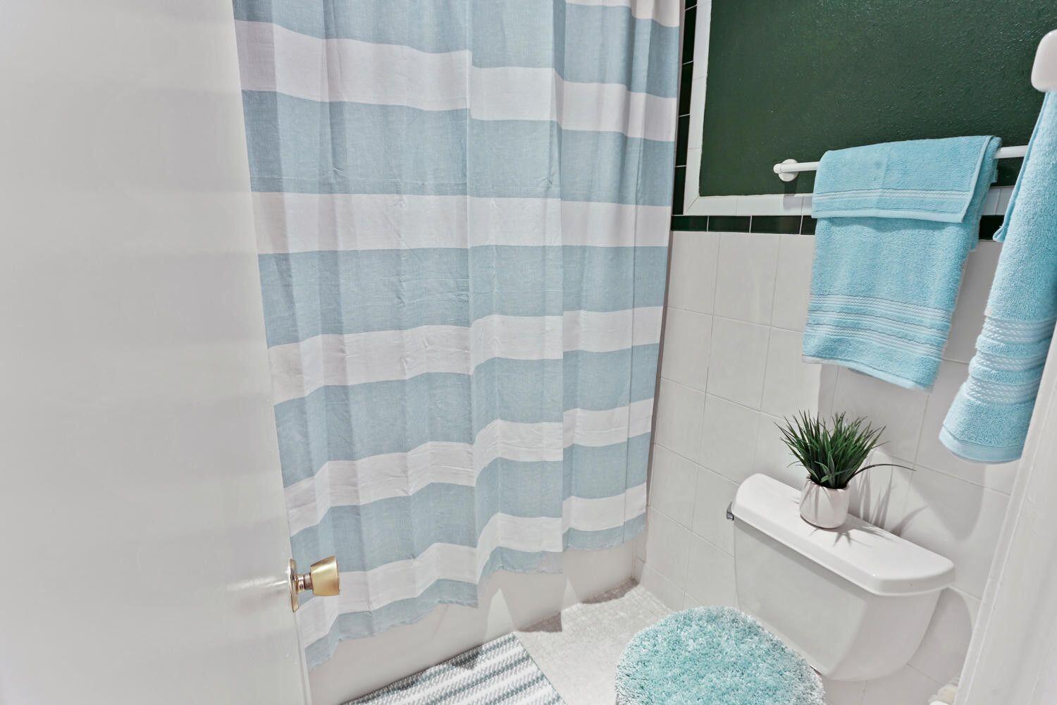 PINES OF DELRAY CONDO - Residential Lease