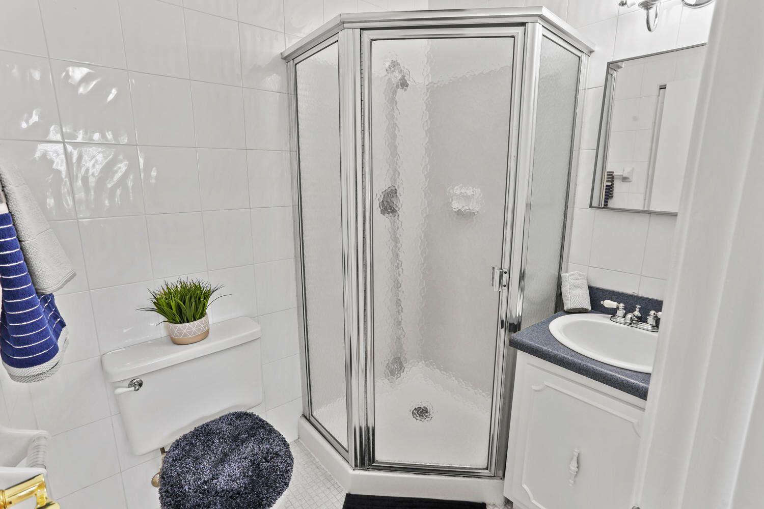 PINES OF DELRAY CONDO - Residential Lease