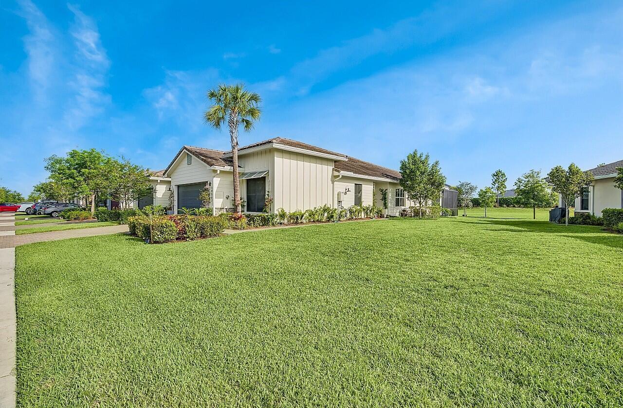 19567 Weathervane Way, Loxahatchee, FL, 33470/$505,000 3 19567 Weathervane Way