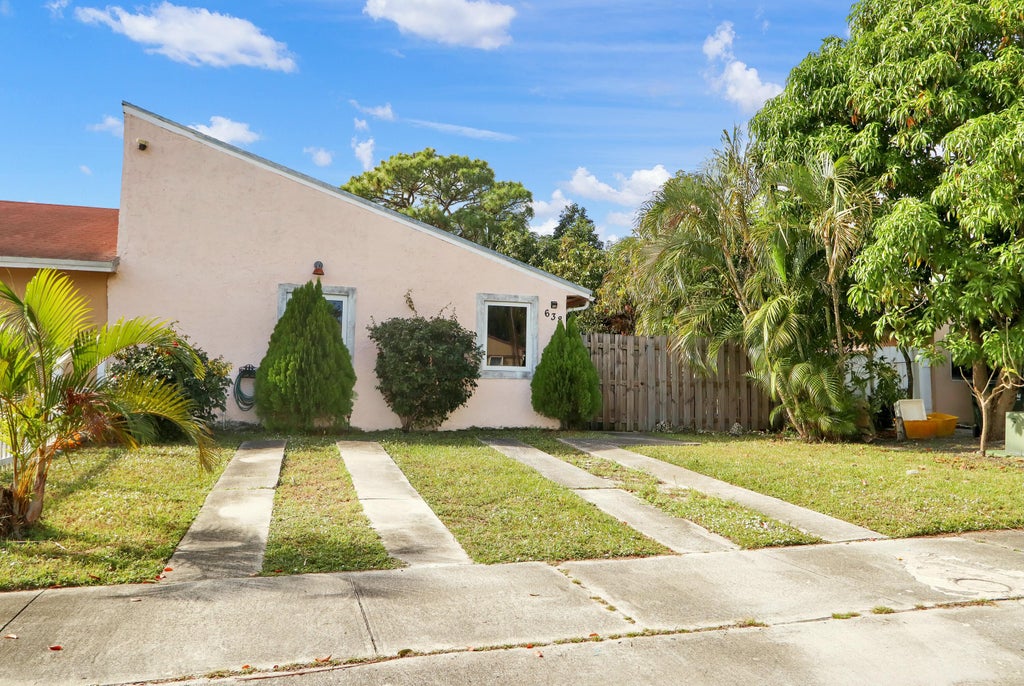 Photo of 638 NW 53rd Avenue, Delray Beach, FL 33445 (MLS # R11046199)