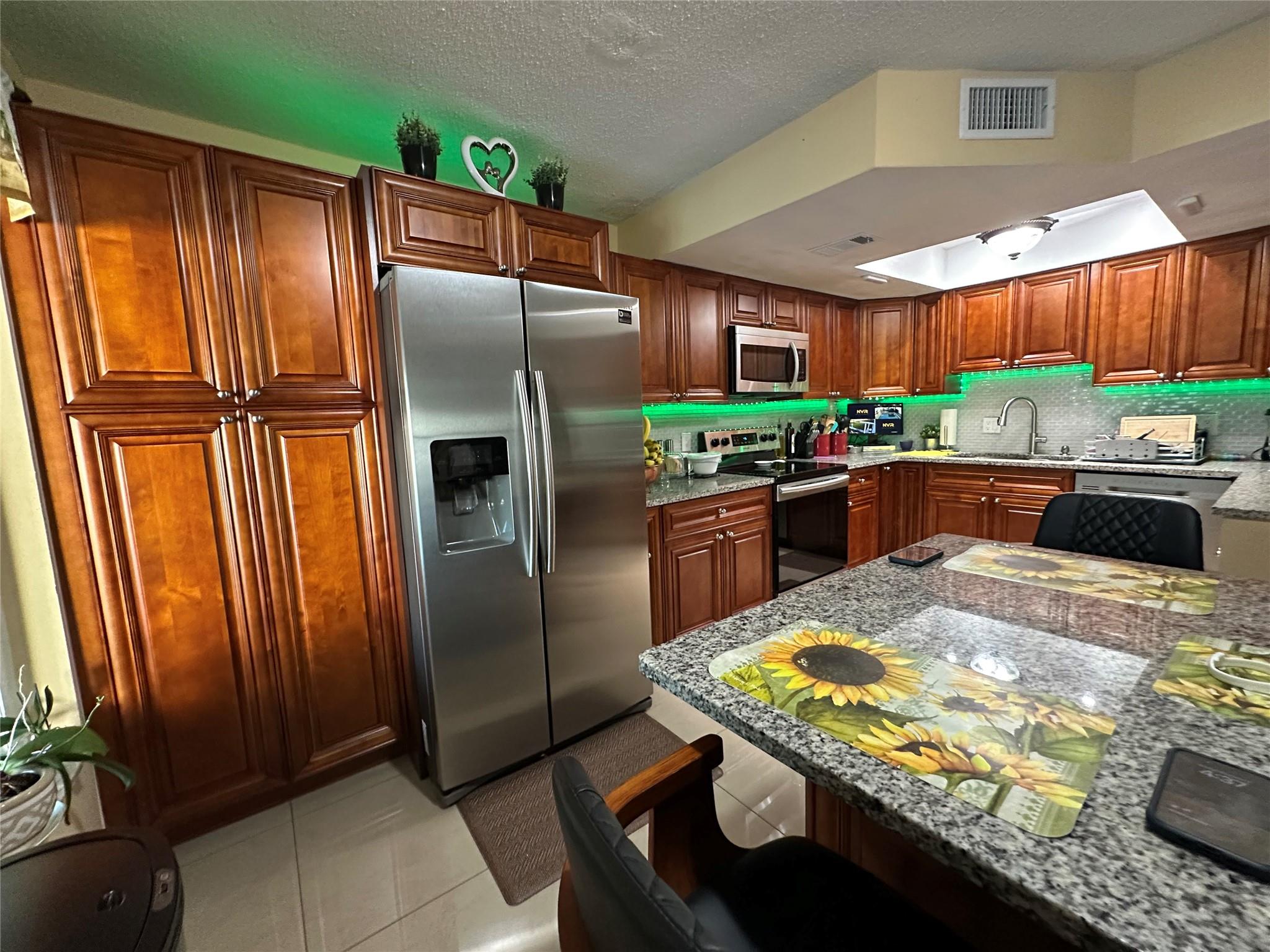 KIMBERLY TOWNHOUSE - Residential