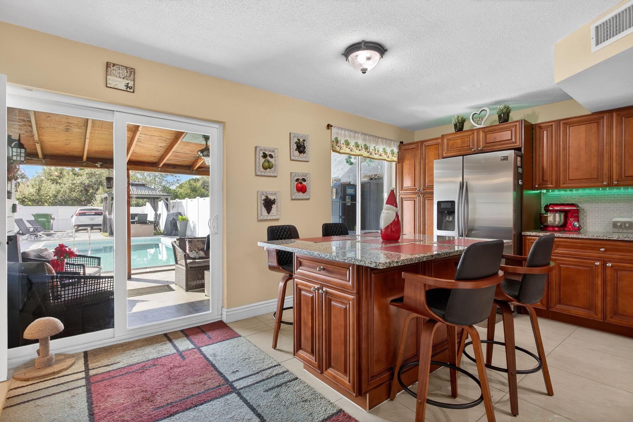 KIMBERLY TOWNHOUSE - Residential