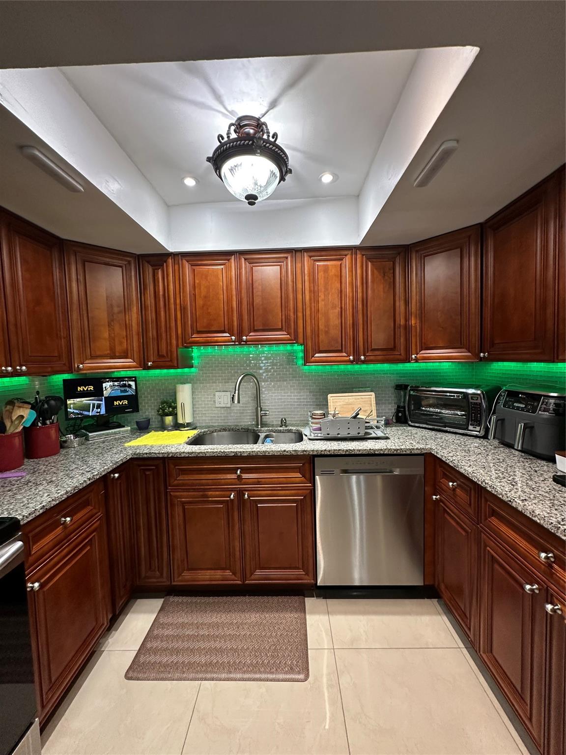 KIMBERLY TOWNHOUSE - Residential