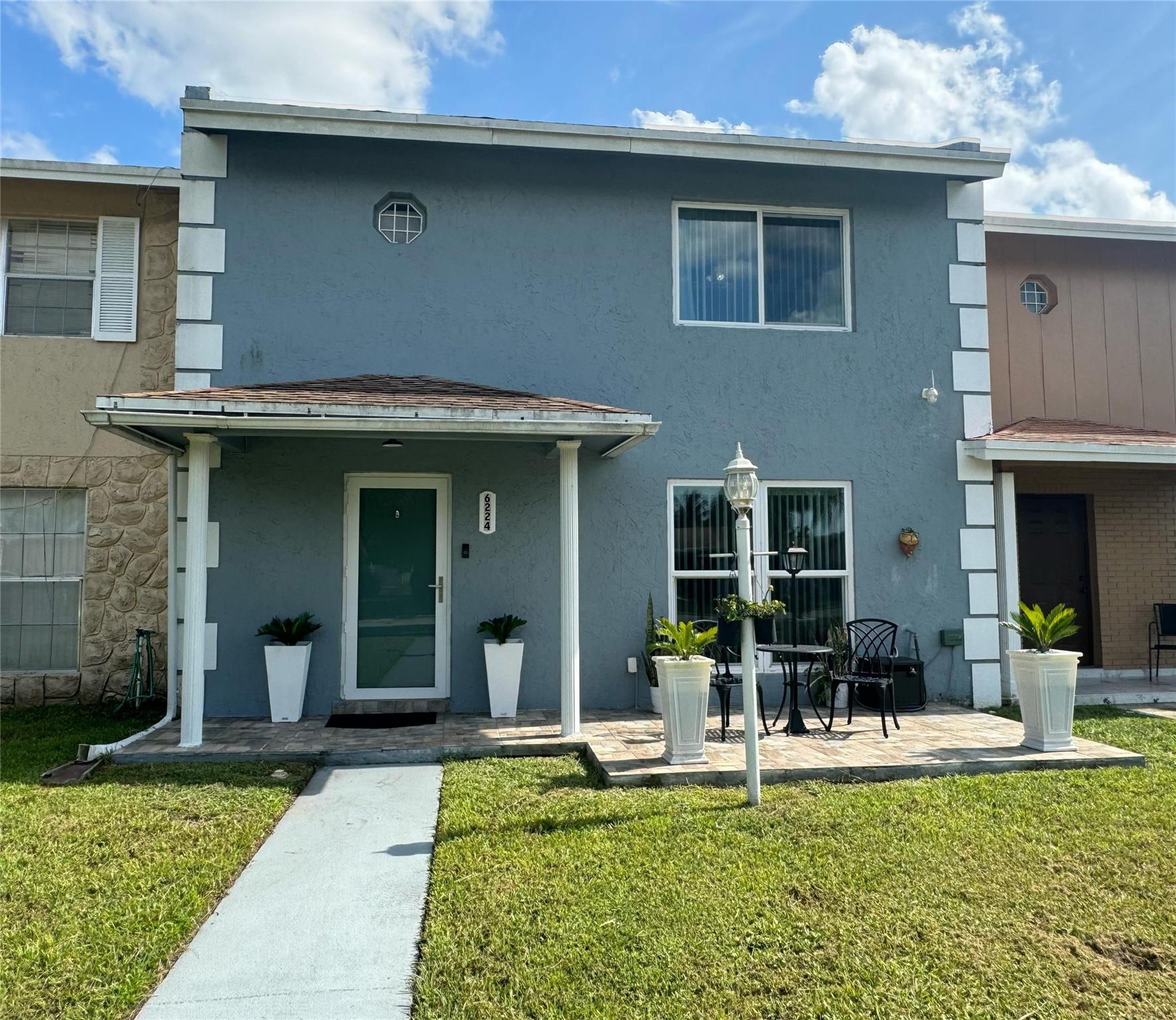 KIMBERLY TOWNHOUSE - Residential