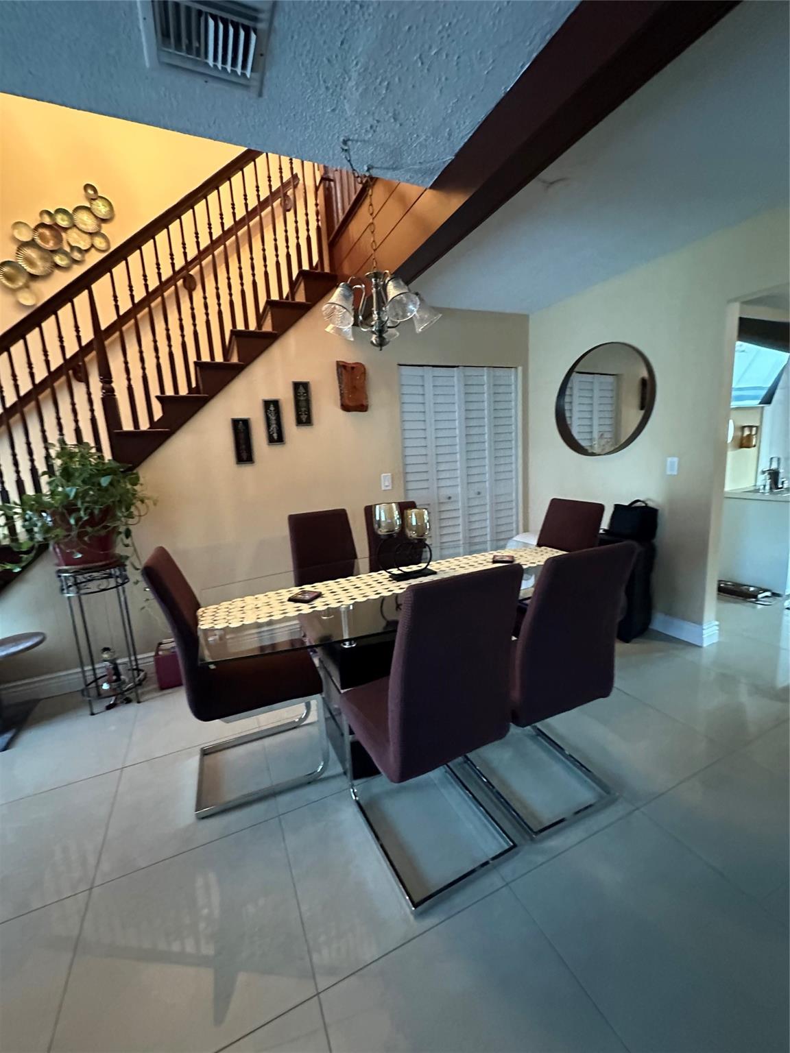 KIMBERLY TOWNHOUSE - Residential