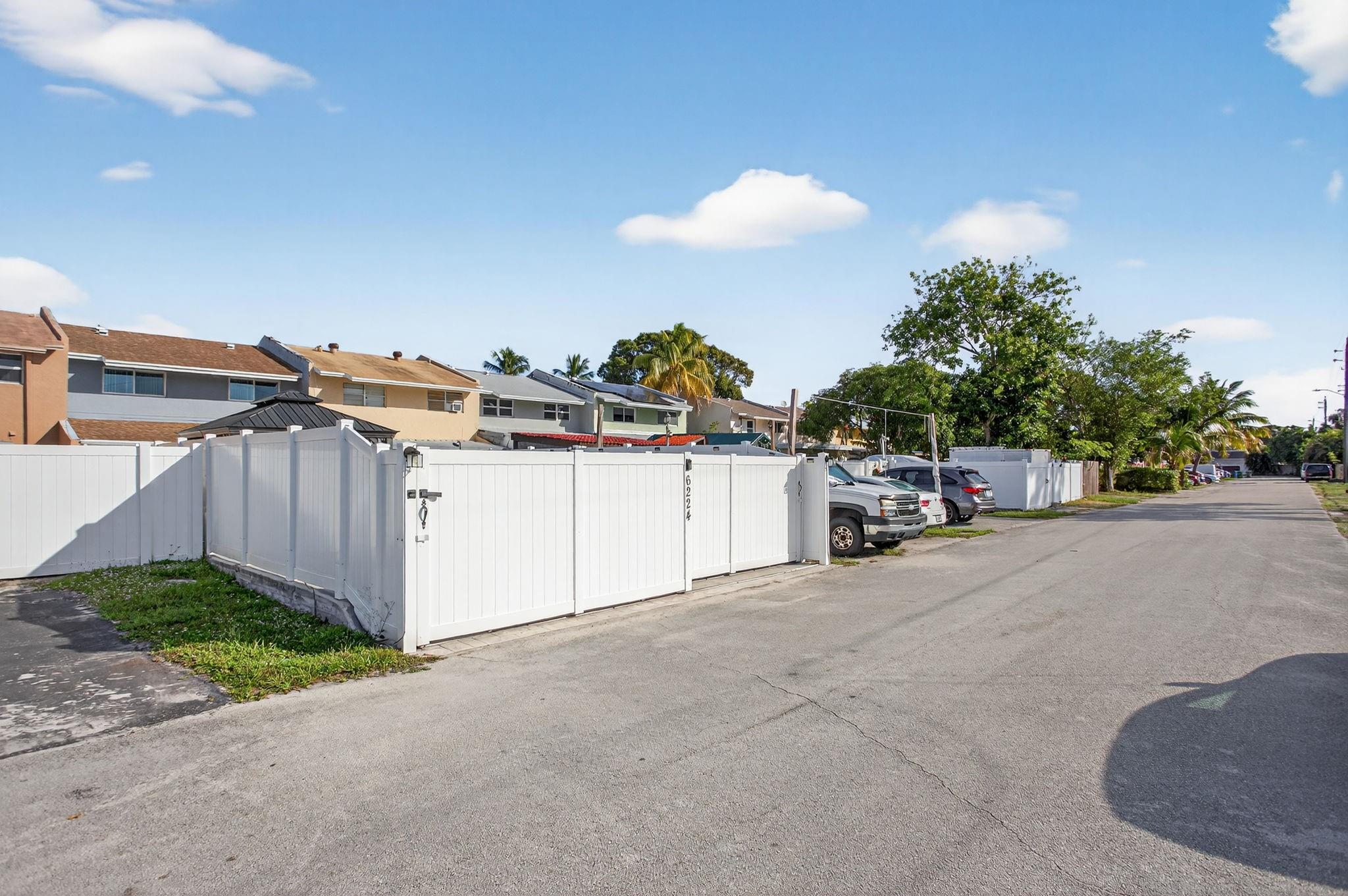 KIMBERLY TOWNHOUSE - Residential