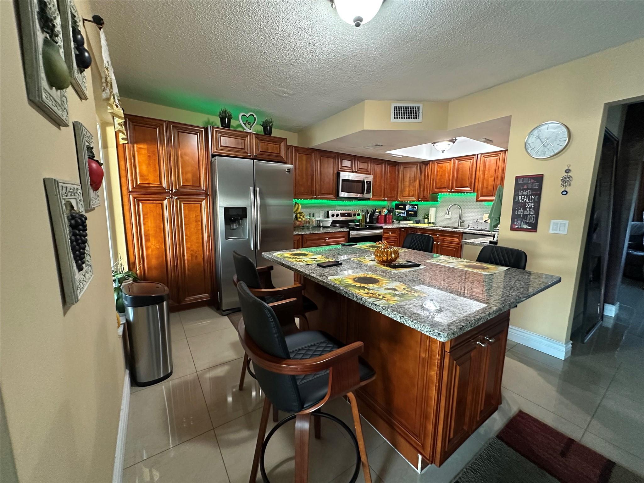 KIMBERLY TOWNHOUSE - Residential