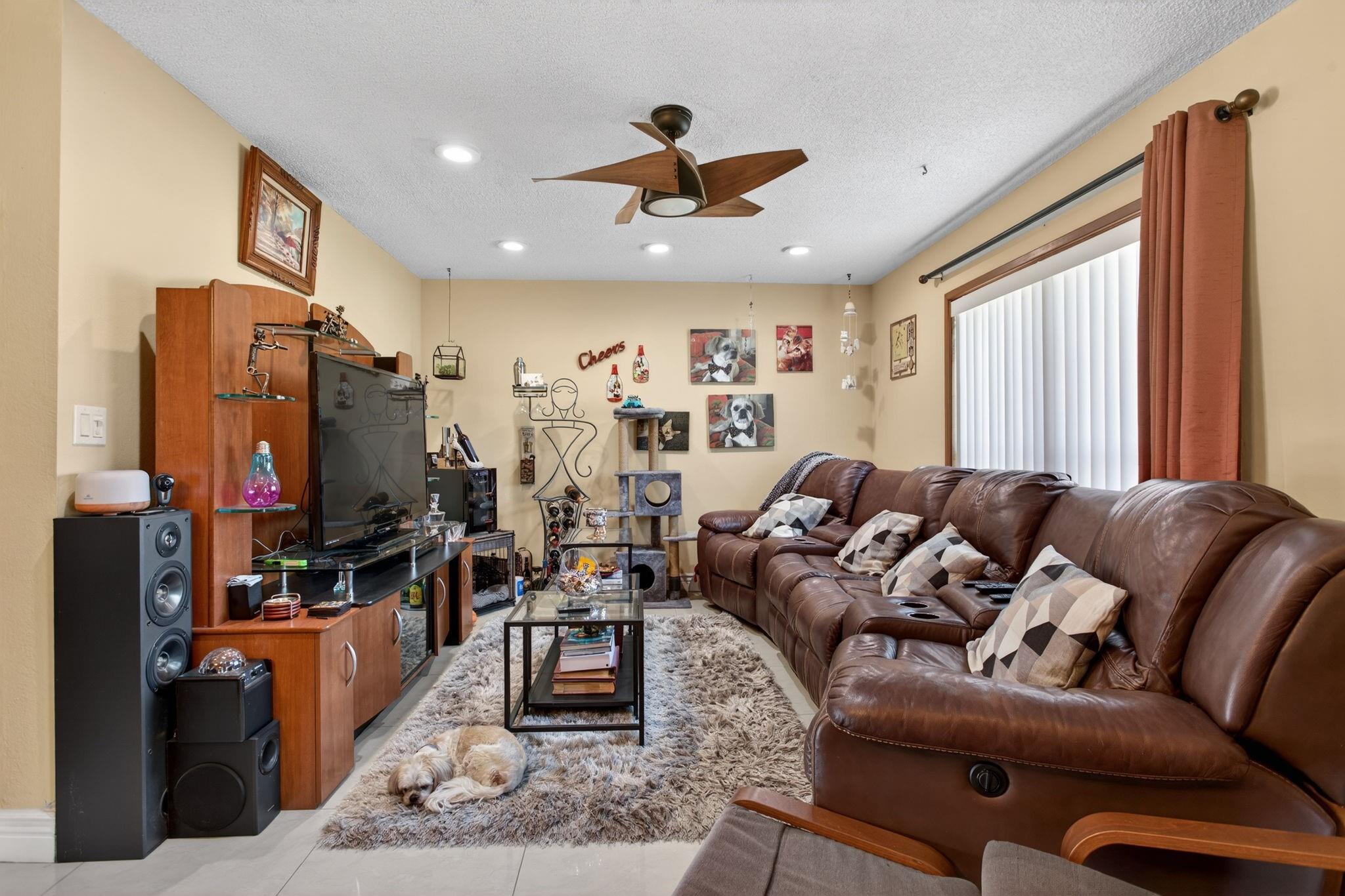 KIMBERLY TOWNHOUSE - Residential