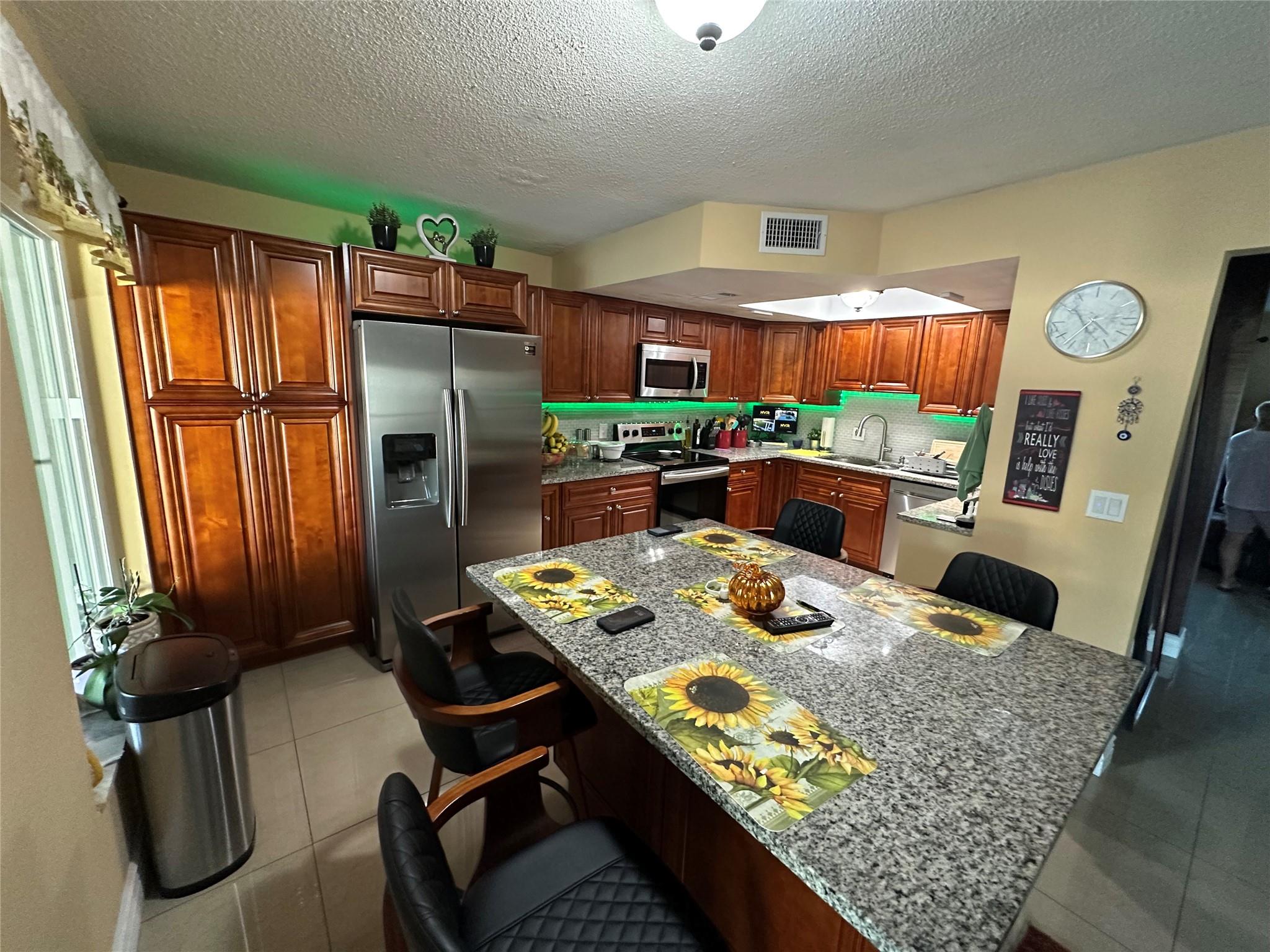 KIMBERLY TOWNHOUSE - Residential