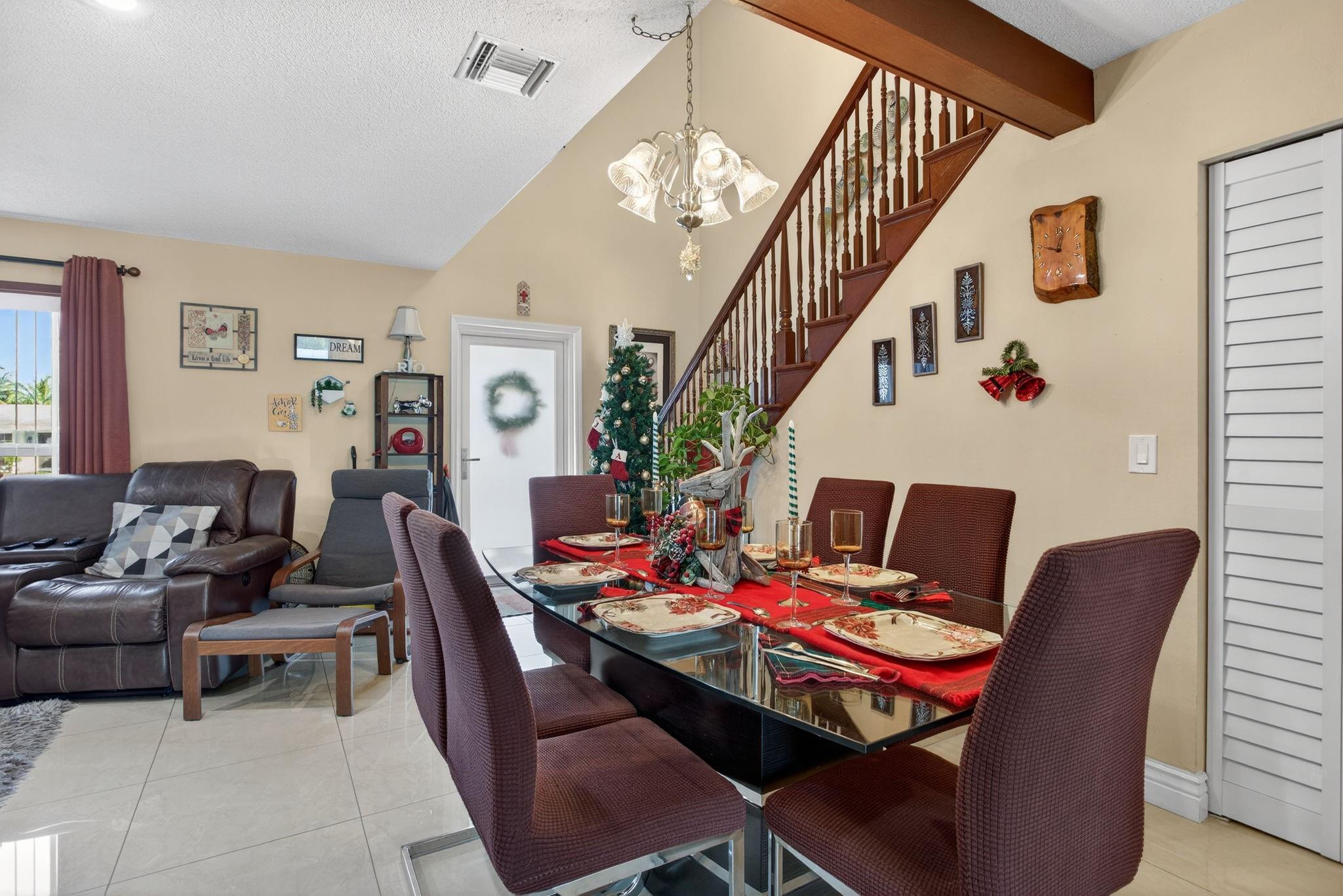 KIMBERLY TOWNHOUSE - Residential