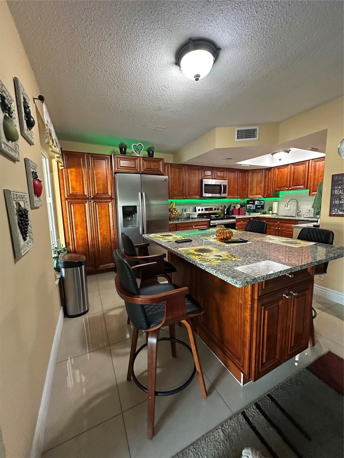 KIMBERLY TOWNHOUSE - Residential