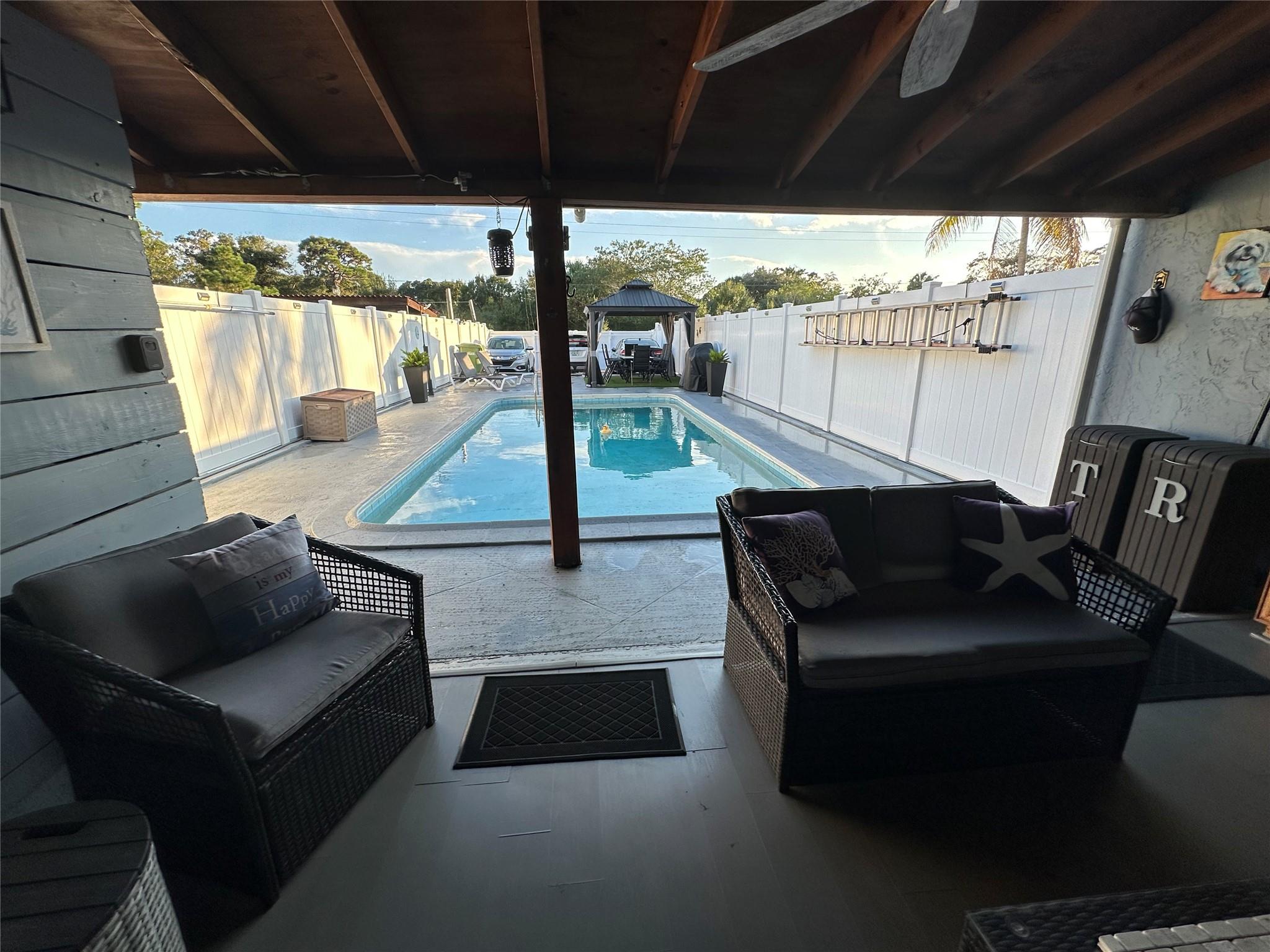 KIMBERLY TOWNHOUSE - Residential