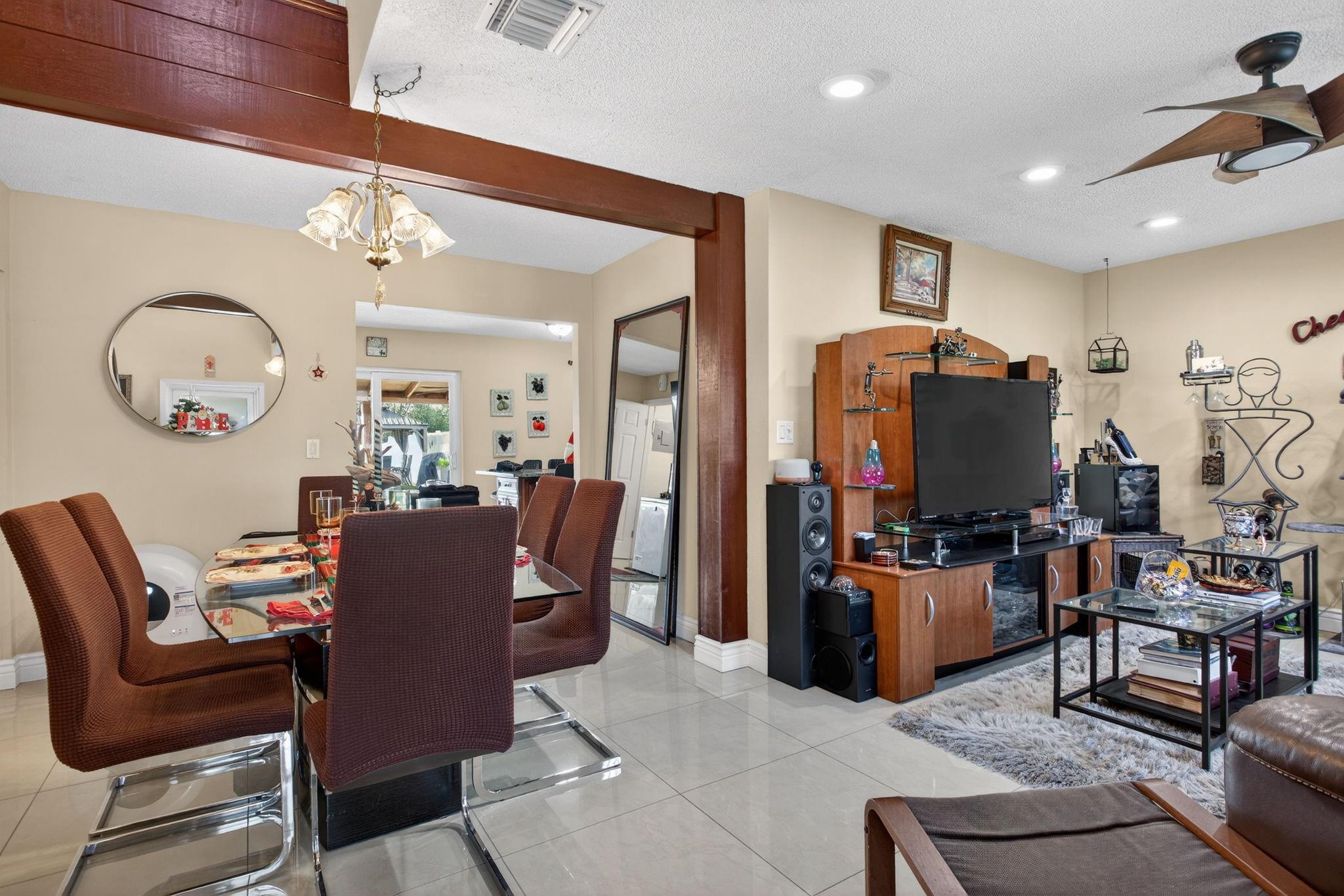 KIMBERLY TOWNHOUSE - Residential