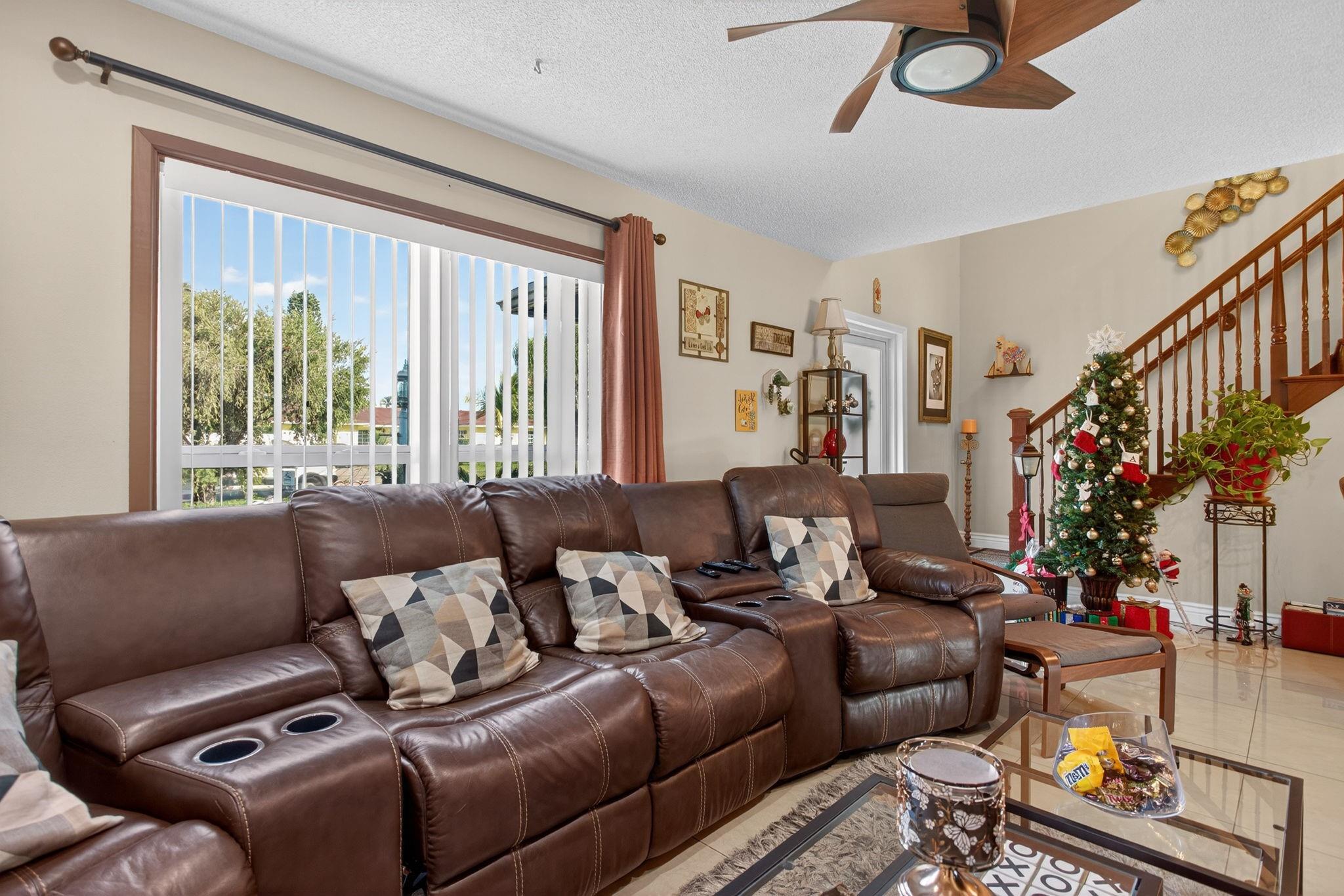 KIMBERLY TOWNHOUSE - Residential