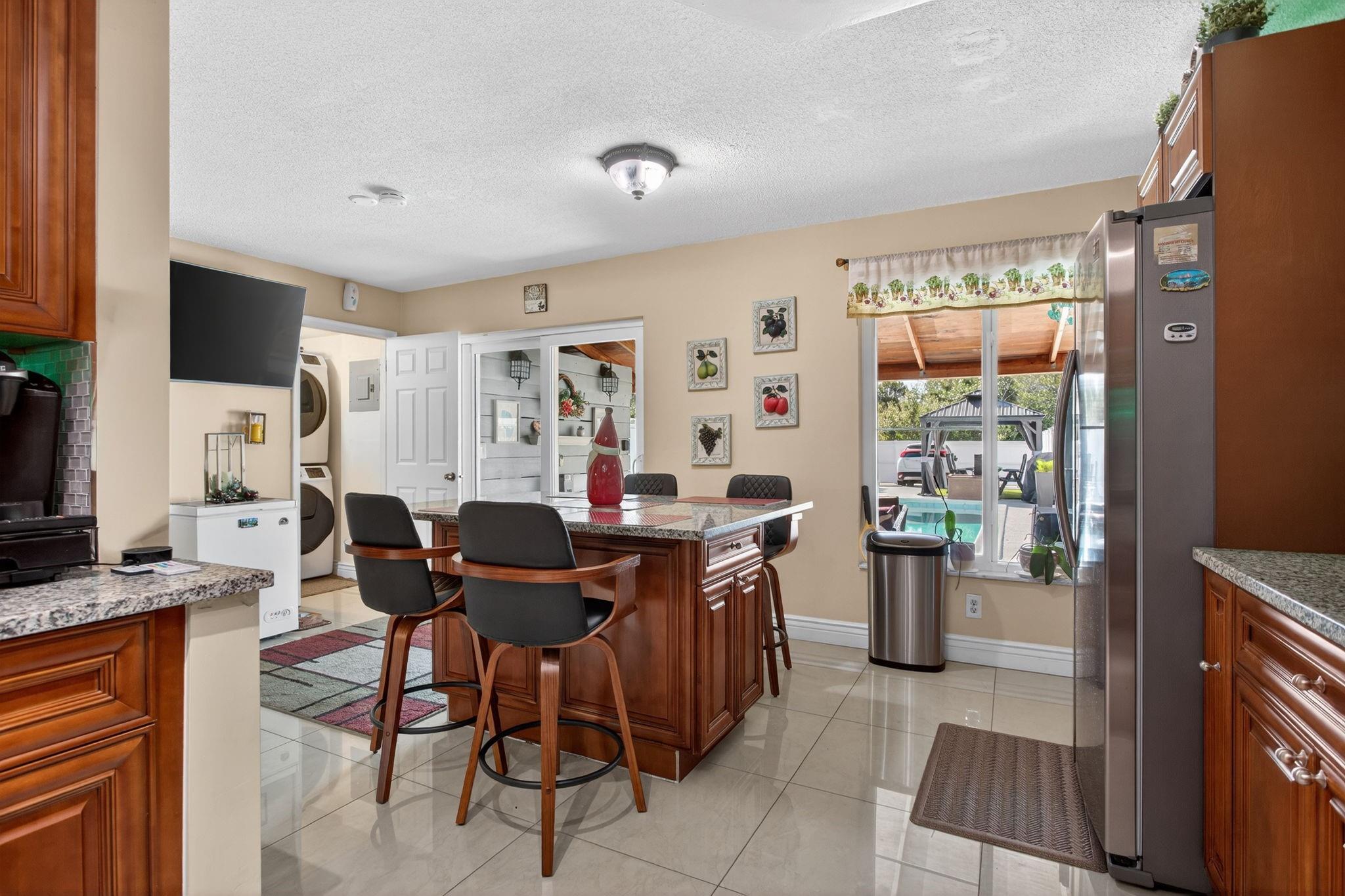 KIMBERLY TOWNHOUSE - Residential