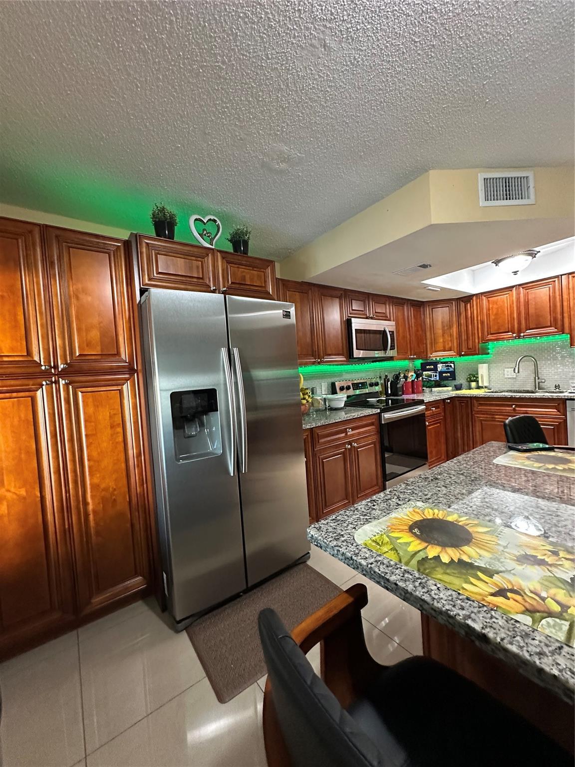 KIMBERLY TOWNHOUSE - Residential