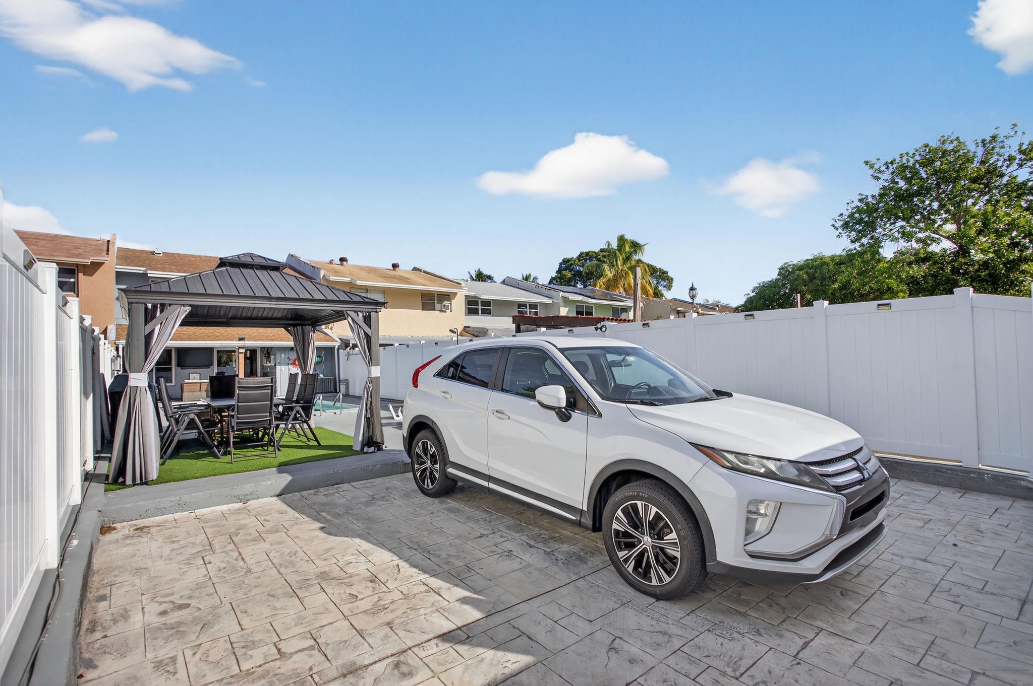 KIMBERLY TOWNHOUSE - Residential