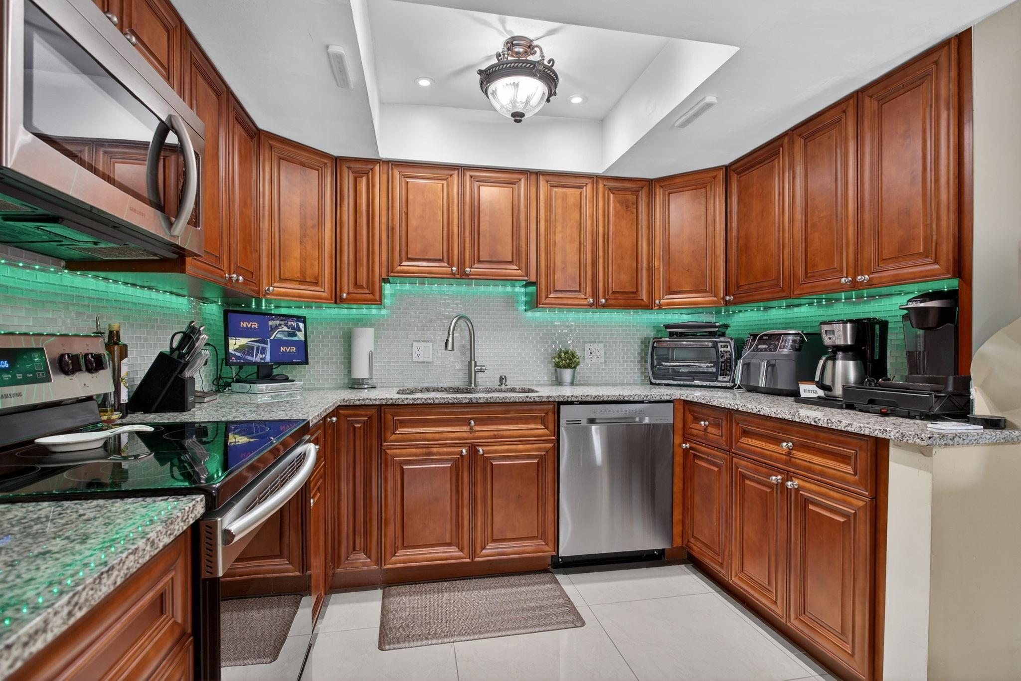 KIMBERLY TOWNHOUSE - Residential