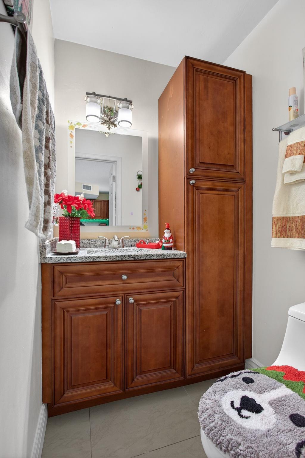 KIMBERLY TOWNHOUSE - Residential