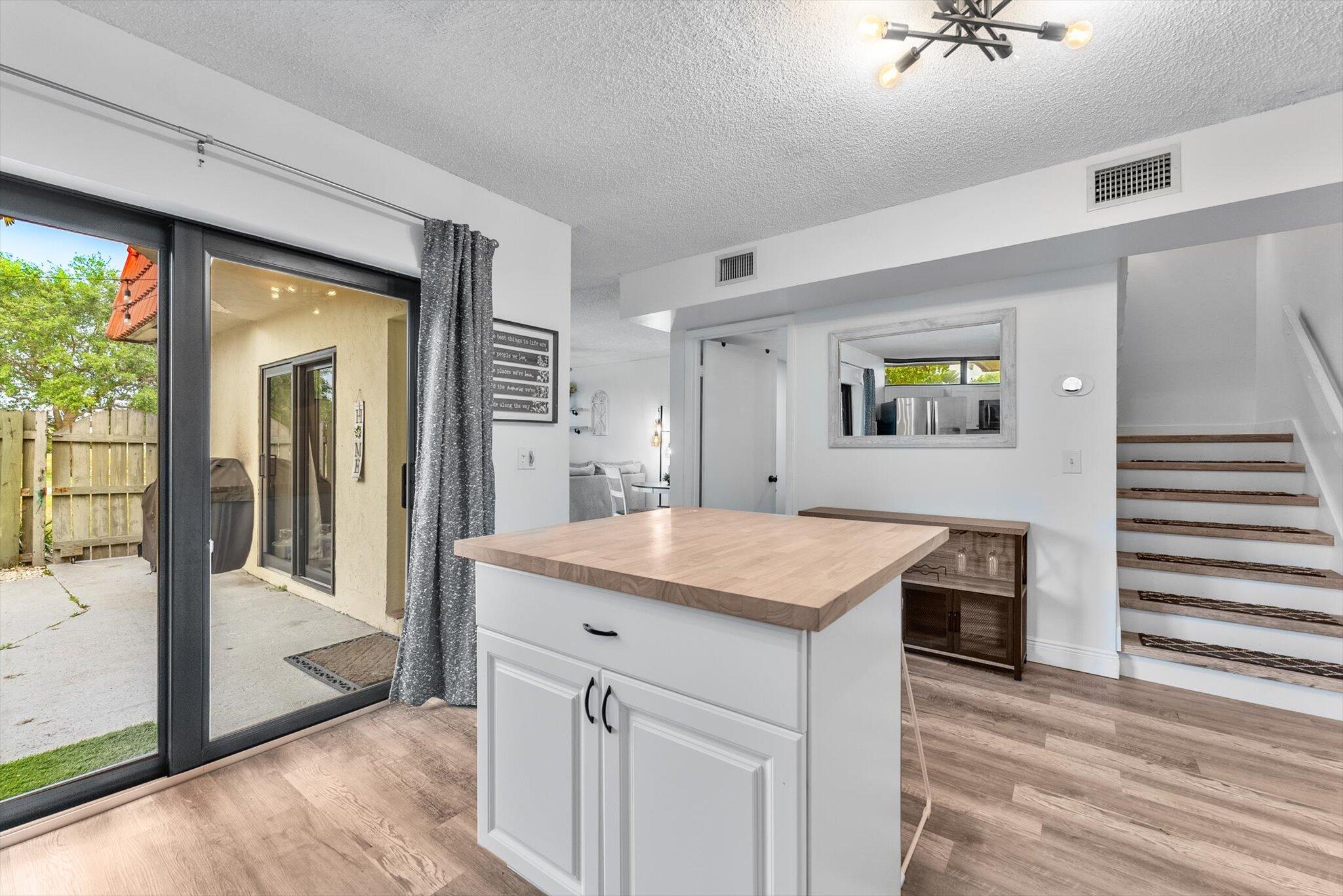 SOMERSET - Residential Lease