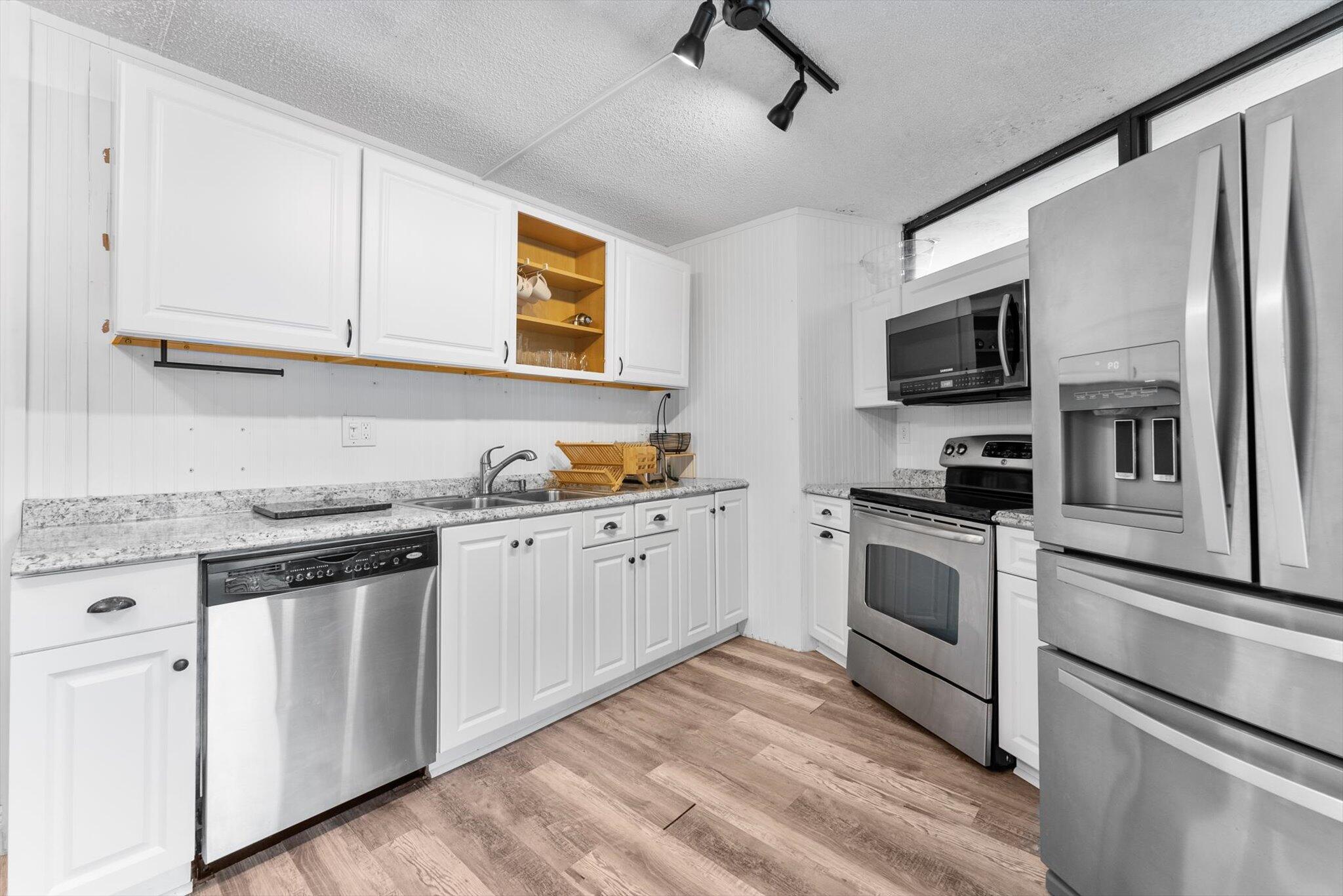 SOMERSET - Residential Lease