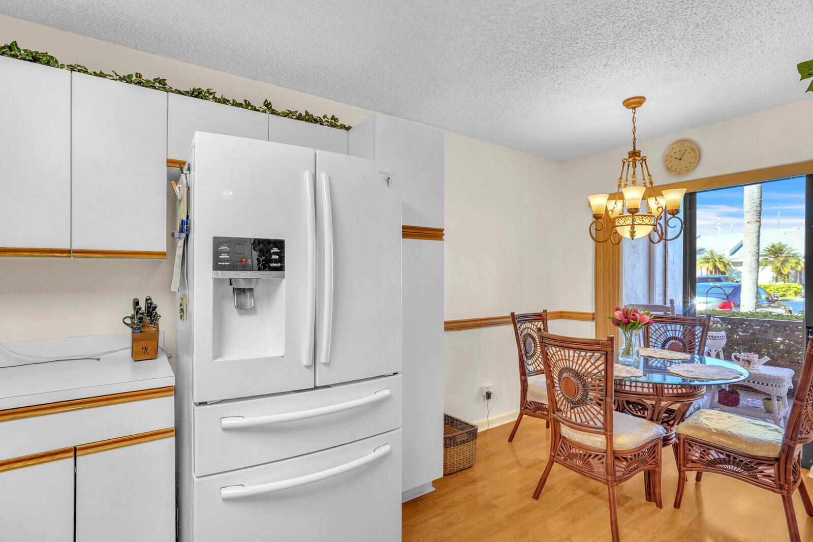 LANTERN WALK 2 - Residential