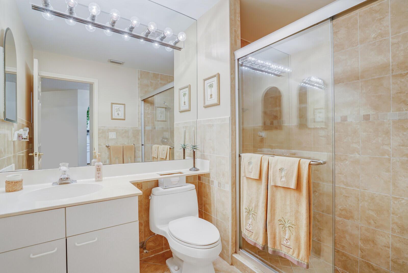 LANTERN WALK 2 - Residential