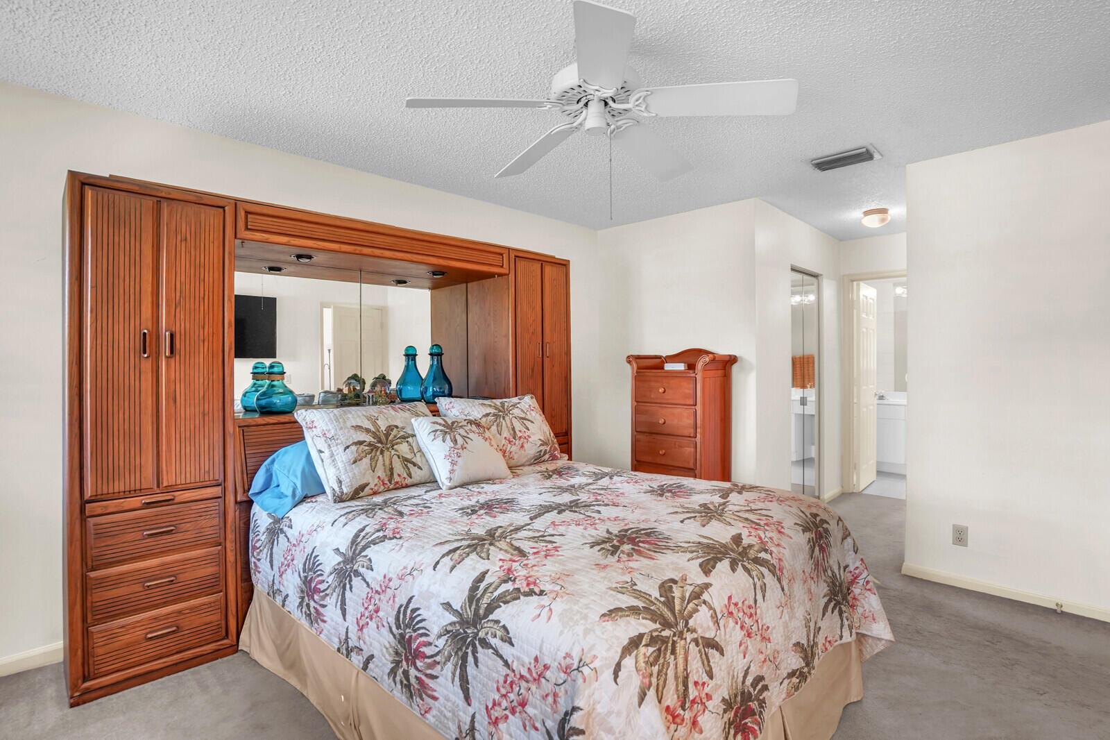 LANTERN WALK 2 - Residential